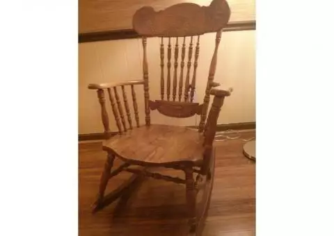 Oak Rocking Chair--Great Condition